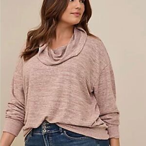 Torrid 3X Turtleneck Sweater. Excellent Condition.  Super Comfy‎ and Flattering.
